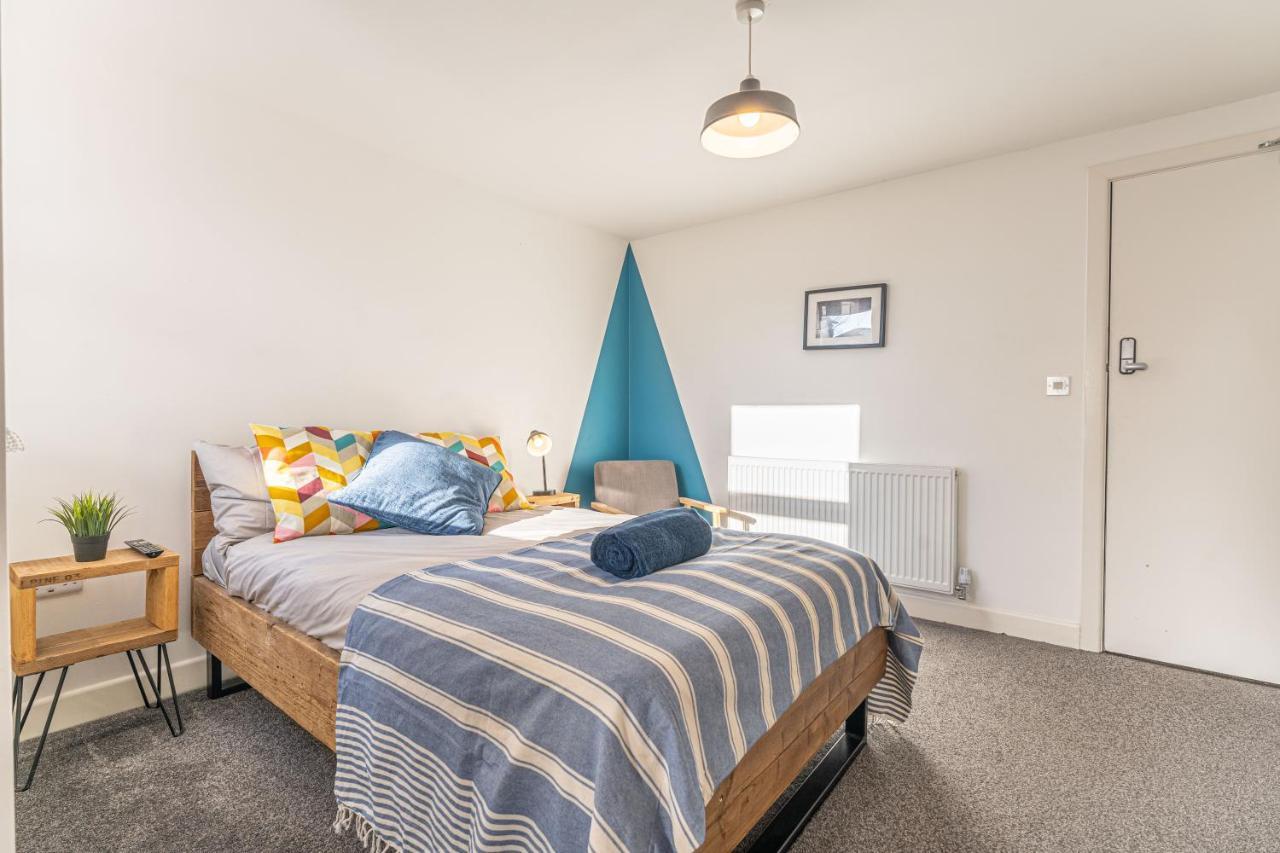 Stylish 5-Bed Home, Each With En-Suite And Own Tv Coventry Exterior foto